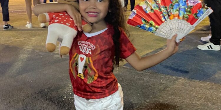 Pais e filhos mantêm vivo o amor pelo Boi Garantido