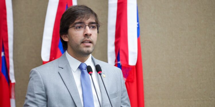 Para deputado, STF deu ‘duro golpe’ em estudantes do Amazonas