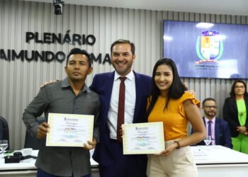 Na Câmara, jornalistas de Parintins são homenageados em Sessão Especial