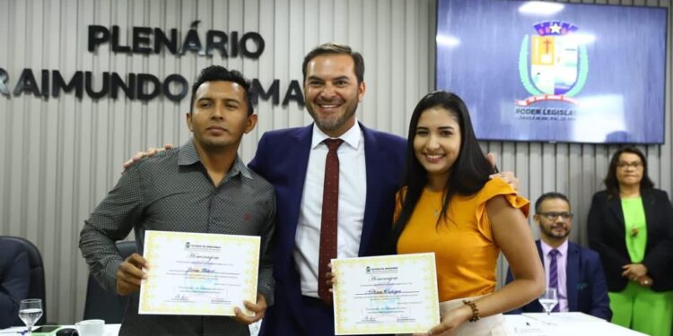 Na Câmara, jornalistas de Parintins são homenageados em Sessão Especial