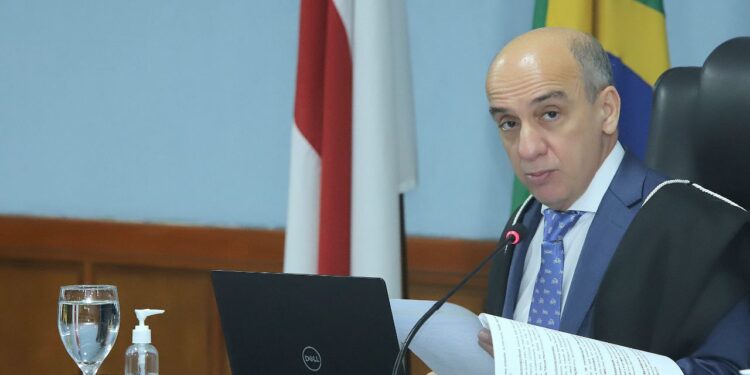Presidente do TCE suspende processo seletivo realizado pela Prefeitura de Anori