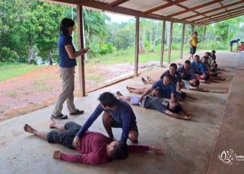 Condutores Yanomami participam de curso de primeiros socorros para chegar ao Pico da Neblina