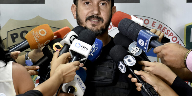 Motorista de aplicativo é preso por roubar casas de passageiros