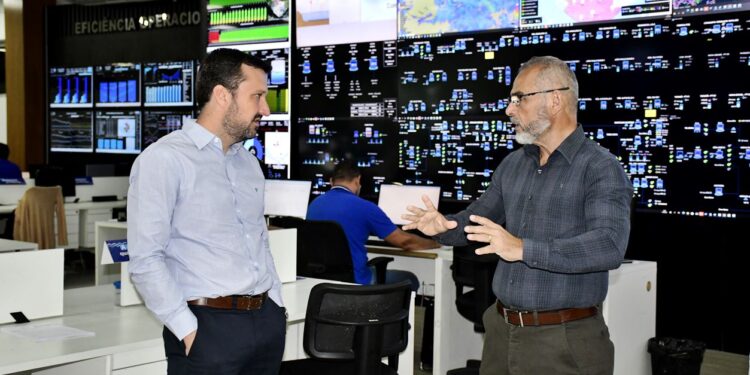 Ipem acompanha verificação de medidores de água em laboratório de hidrometria