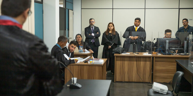 Júri condena homem acusado de matar amigo após discussão por marca de cigarros