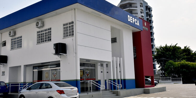 PC-AM prende casal por descumprimento de medida protetiva, maus-tratos, tortura e estupro de vulnerável contra adolescente