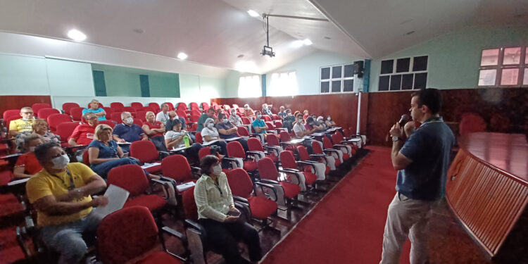 Técnicos e enfermeiros da Fuham participam de atualização em hanseníase e câncer de pele