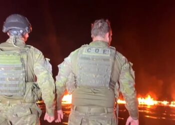 Policias apreendem mais de 900 kg de maconha e fuzil no rio Solimões