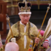 Rei Charles III é coroado em cerimônia na Abadia de Westminster