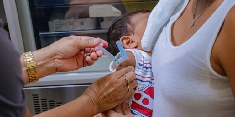 Prefeitura reforça que vacinação contra febre amarela deve ser feita a partir dos 9 meses de vida