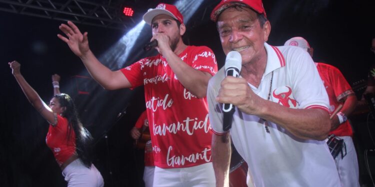 Eventos dos torcedores do Garantido agitaram Parintins no fim de semana