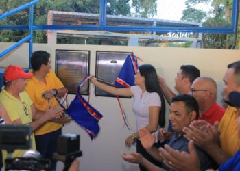 Parintins: Prefeito inaugura obras na região da Valéria