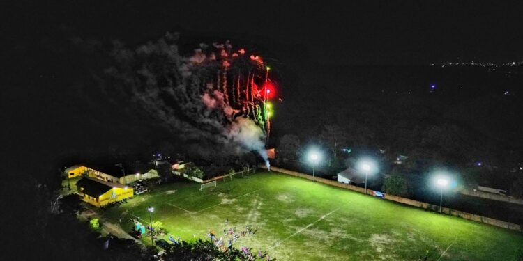 Mateus Assayag solicita iluminação de LED para cinco campos de futebol