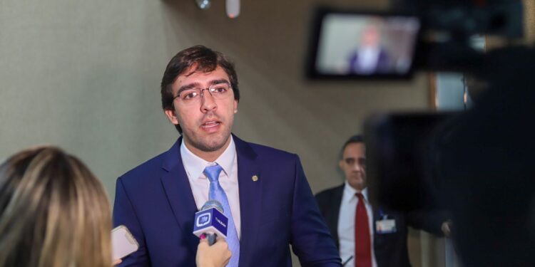 Bom condutor poderá ter até 30% de desconto no IPVA, diz deputado