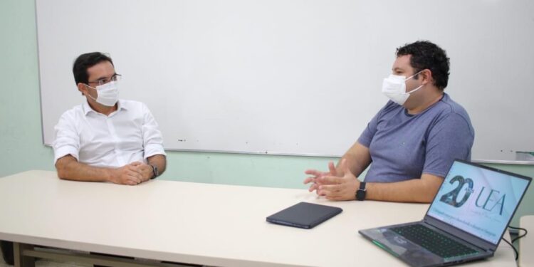 Vereador quer título de Cidadão Parintinense ao professor da UEA