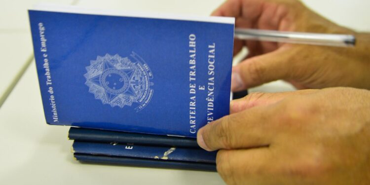 Pesquisa mostra 5,2 milhões de jovens entre 14 e 24 anos sem emprego