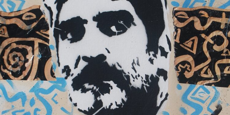 Exposição Nightwatch explora e resgata o olhar urbano da noite com lambes, colagem e grafite
