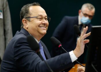 ‘Rachadinha’: STF encerra processo contra deputado Silas Câmara por peculato