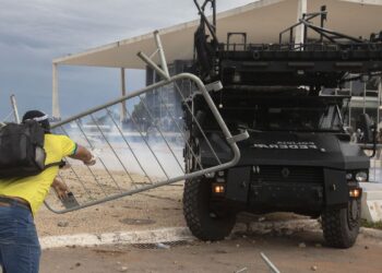 Moraes manda soltar mais 40 presos nos atos golpistas