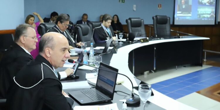 TCE julga contas irregulares e multa ex-gestora do SPA Danilo Corrêa