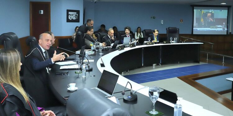 TCE determina que ex prefeito de Manaquiri devolva R$ 62,9 mil aos cofres públicos