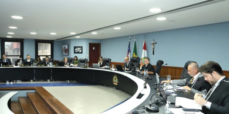 TCE reprova contas do EMTU de Presidente Figueiredo e aplica multa de R$ 143 mil ao gestor