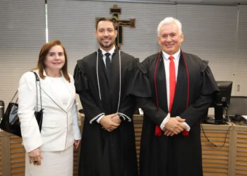 Vice-presidente do TCE-AM participa de posse de membro da Justiça Eleitoral