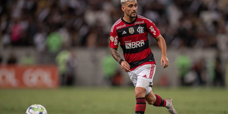Flamengo recebe Racing de olho nas oitavas da Libertadores; onde assistir