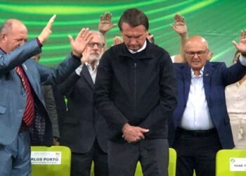 Maioria do TSE condena Bolsonaro à inelegibilidade por oito anos