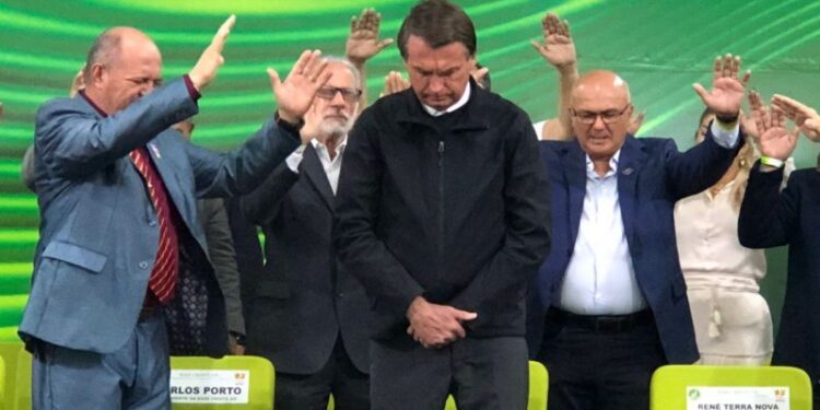 Maioria do TSE condena Bolsonaro à inelegibilidade por oito anos