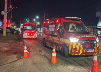 Manaus: Corpo de Bombeiros combate incêndio em loja de móveis e eletrodomésticos