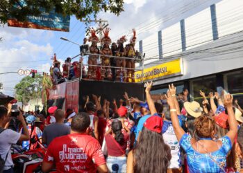 Festival de Parintins: Trio vai comandar 3 dias de festa ao som de toadas na Ilha Tupinambarana
