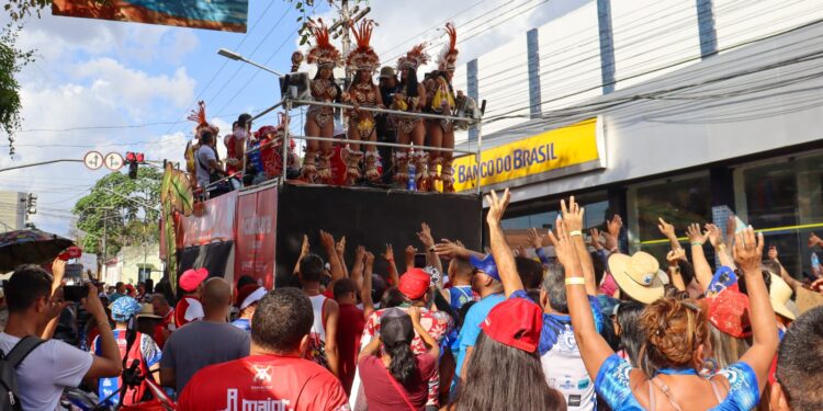 Festival de Parintins: Trio vai comandar 3 dias de festa ao som de toadas na Ilha Tupinambarana
