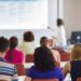 Brasileiros retomam os estudos em cursos regulares 