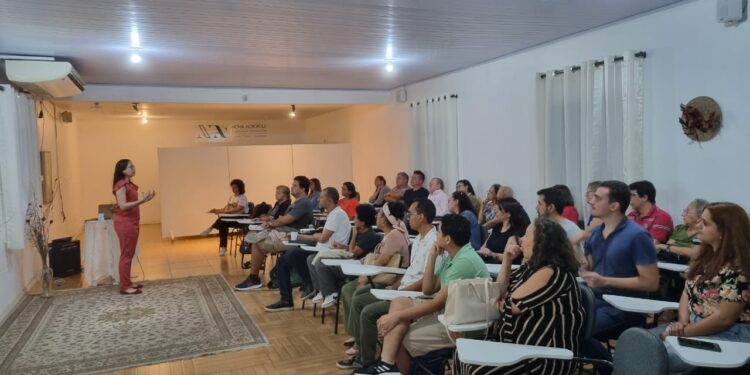 Nova Acrópole Manaus promove palestra sobre a Arte e o desenvolvimento humano