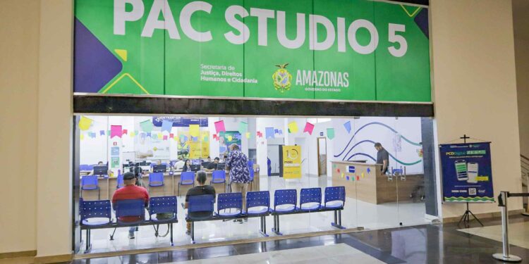 Governo do Amazonas abre postos de atendimento da Jucea e Procon-AM no PAC Studio 5