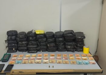 Polícias prendem homem com 50 kg de droga e arma na Zona Norte de Manaus
