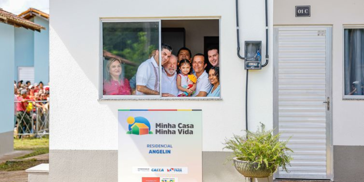 Governo prevê contratação de 230 mil moradias em 2023