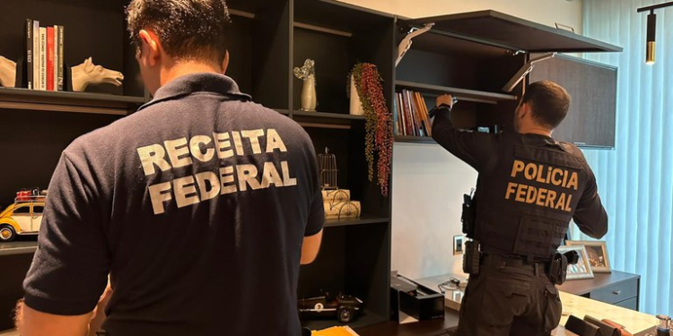 Em Manaus, PF combate esquema fraudulento no ramo de empresas de limpeza pública