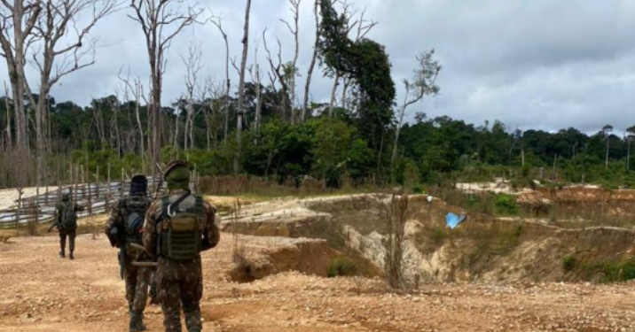 Forças Armadas combatem garimpo ilegal e apreendem equipamentos