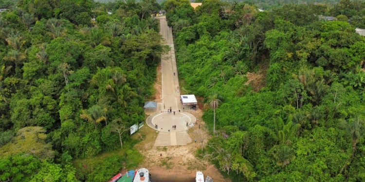 Turismo: Governador do AM entrega Complexo da Serra da Valéria, em Parintins