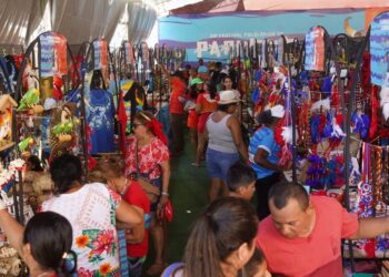 Artesãos lucram mais de R$ 100 mil por dia durante mostra em Parintins, diz governo