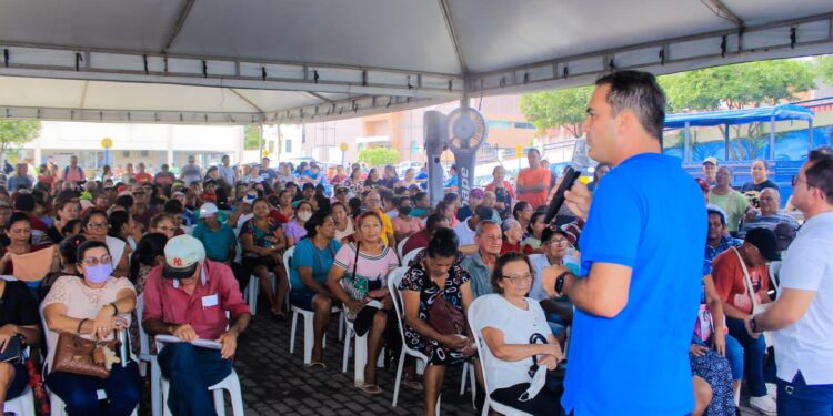 Parlamentar acompanha lançamento do Projeto Oftalmologia Humanitária