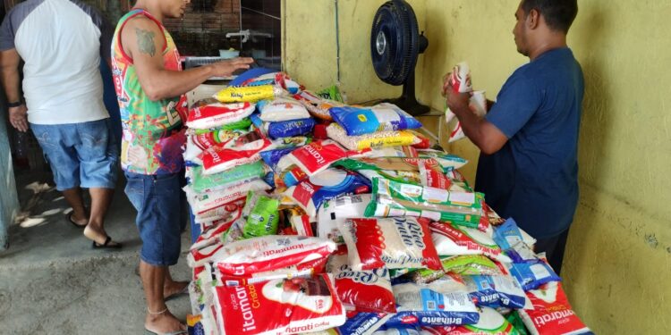 Grupo Dedé entrega mais de 500 quilos de alimentos à Instituição “Chegai-vos a Deus Amor e Compaixão”
