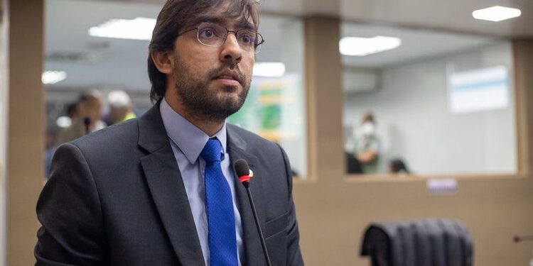 Deputado Thiago Abrahim quer que pagamentos de tributos sejam feitos via Pix