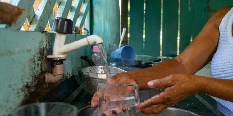 Parintins passará a ter água encanada 24 horas por dia, promete prefeitura