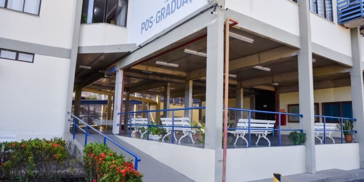 Faculdade oferece mil bolsas com descontos para cursos de graduação