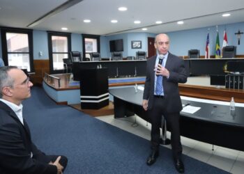 Corte de Contas do Amazonas doa computadores e móveis à Seap