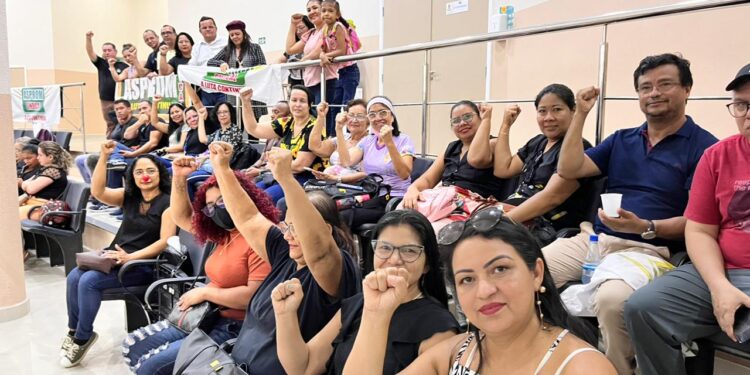 Asprom realiza protesto contra mudança da forma de pagamento do auxílio-alimentação