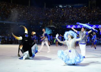 Caprichoso encanta galera no bumbódromo no último ensaio antes dos embates na arena